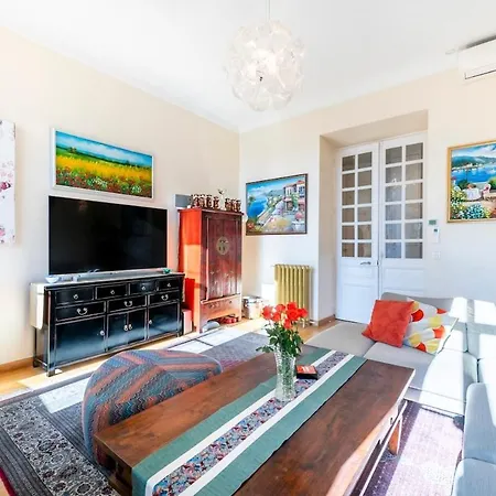 Private Garden 3-bed In Apartment