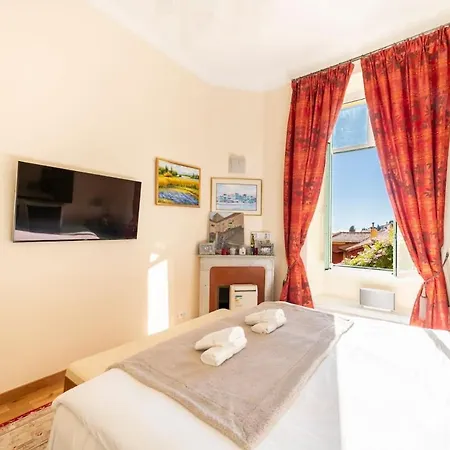 Private Garden 3-bed In Apartment Cannes