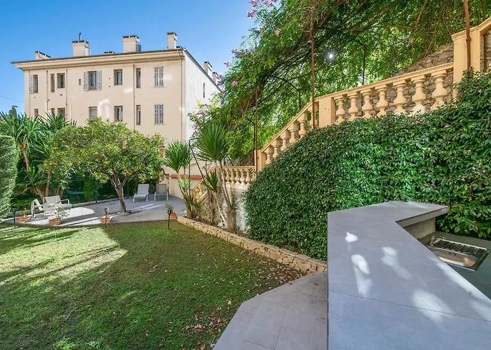 Daire Private Garden 3-bed In *