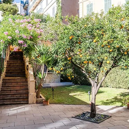 Private Garden 3-bed In Cannes